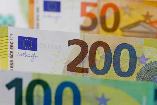 慧欣女神：12.31早评黄金4300多，原油57多