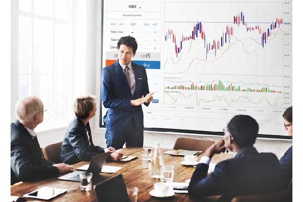 张津镭：关税战重燃叠加中东战云，黄金可顺势低多布局